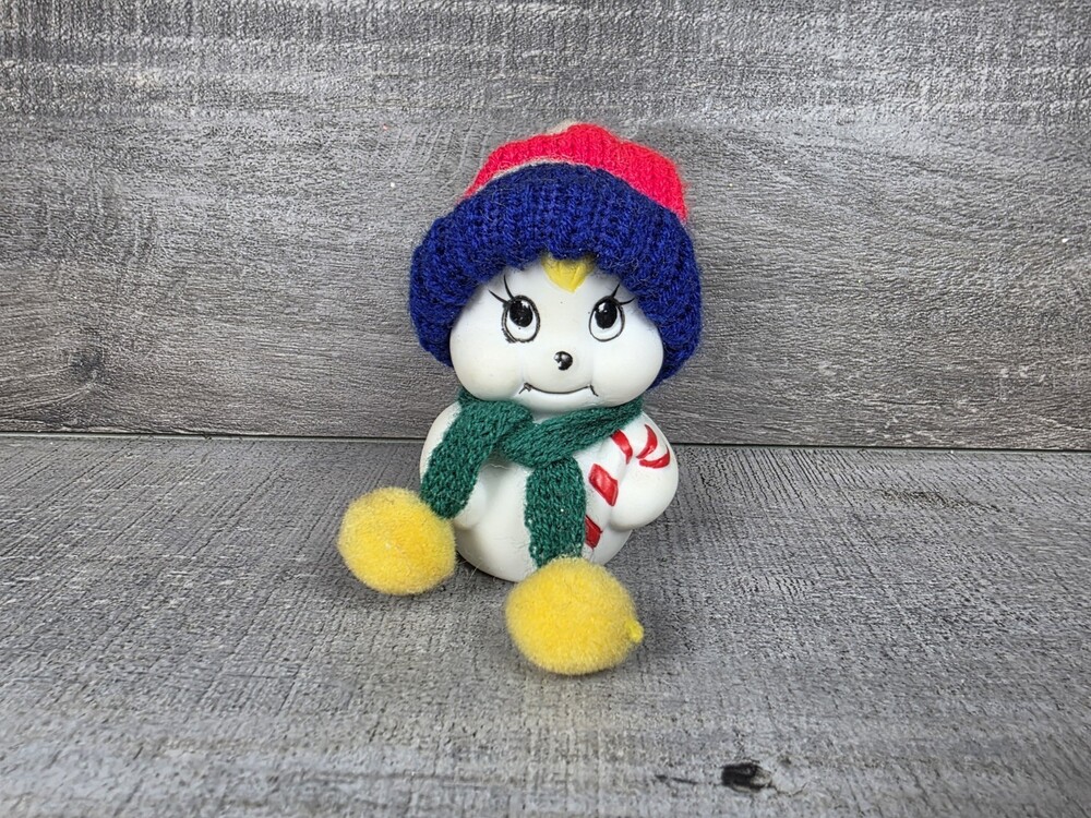 Giftco Snow Bell Porcelain Snowman Ornament Knit Hat Scarf Christmas 168d1